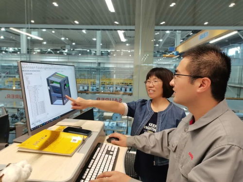 卓郎新疆公司副總經(jīng)理?xiàng)钋稍?以軟件云開發(fā)推動(dòng)新疆高端紡織機(jī)械產(chǎn)品創(chuàng)新